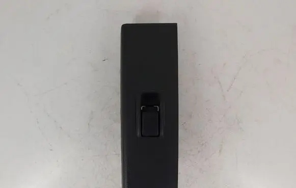 Toyota Corolla Verso E121 Front door window switch trim 