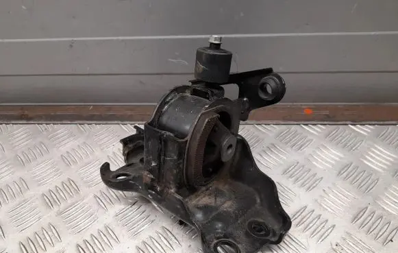 Lexus NX Engine mount bracket