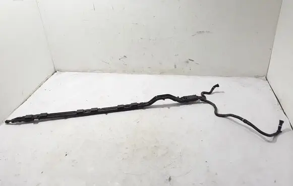 Volvo C40 Engine coolant pipe/hose 32339542