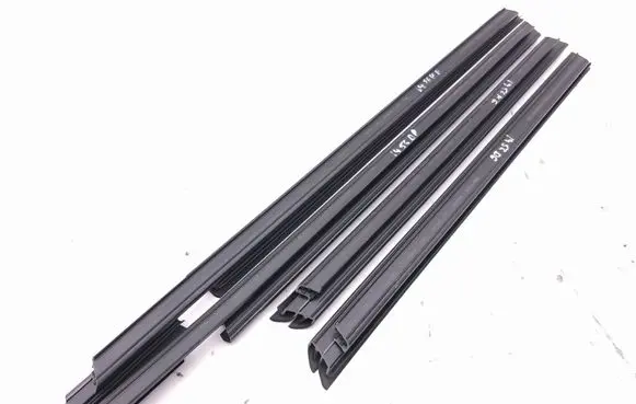 BMW 2 Active Tourer U06 Rubber seal front door window/glass 8496307 8496345 8496308