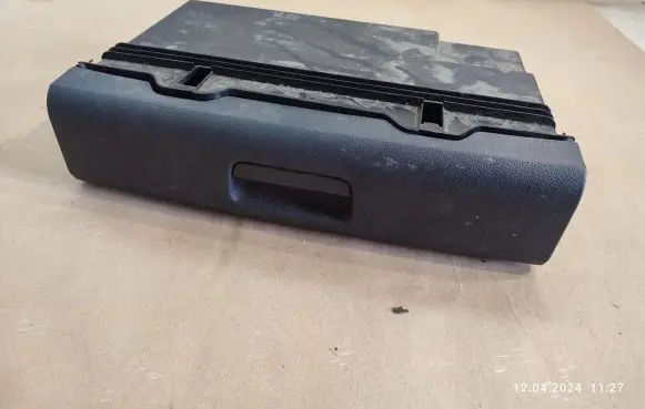 Volkswagen Touran I Glove box 1T0881580C