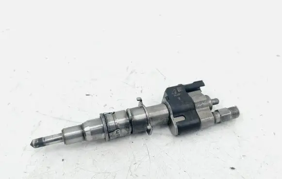 BMW 7 F01 F02 F03 F04 Fuel injector 7585261 13537585261