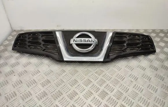 Nissan Qashqai+2 Front bumper upper radiator grill 62310BR10A
