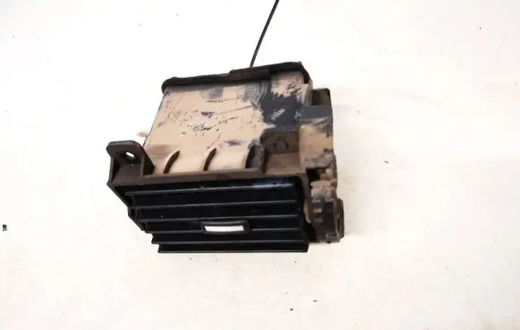 Nissan X-Trail T30 Dash center air vent grill 687008h300 e568-5161-100