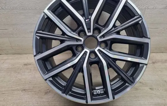 BMW X1 U11 R18 alloy rim 6891179