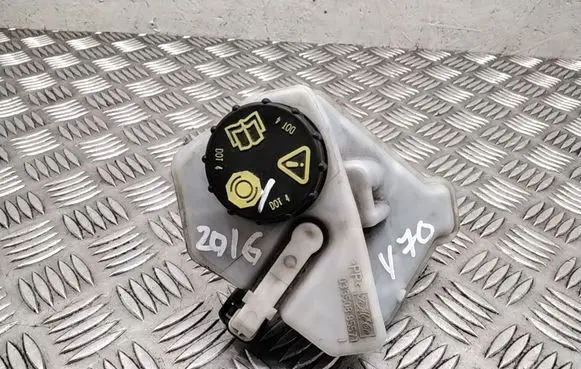 Brake fluid reservoir