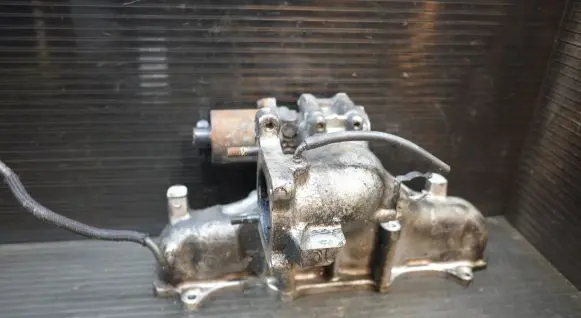 Lexus IS 220D-250-350 Intake manifold
