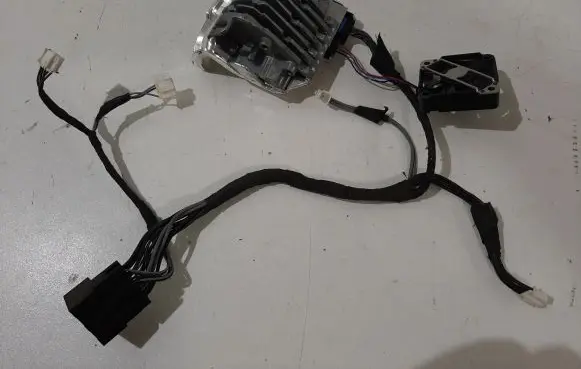 Volvo XC90 Headlight ballast module Xenon 90043328