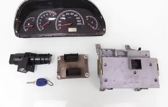 Fiat Siena Engine control unit/module ECU 1039S01950 0261207490 15345181