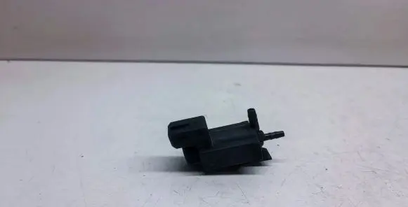 BMW 5 GT F07 Vacuum valve 7810831 70231800