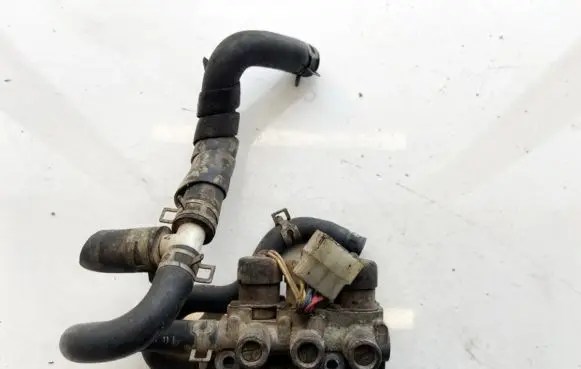 Mazda 626 Idle control valve (regulator) k5t46071