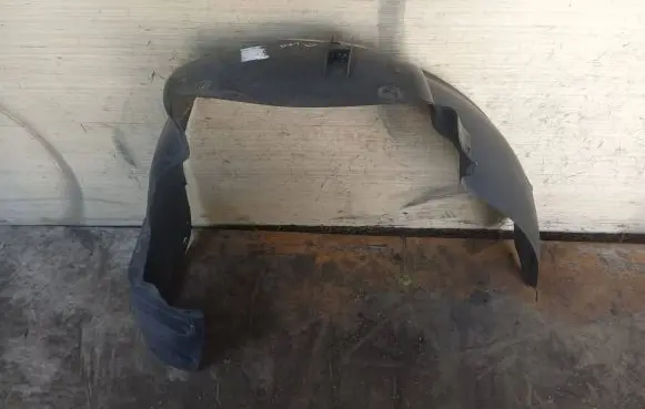 Audi TT Mk1 Front wheel arch liner splash guards 8N0821172B