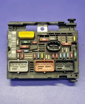Citroen C4 Grand Picasso Fuse module 9664705980