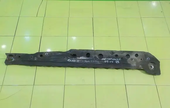 Nissan NV200 Front bumper support beam 