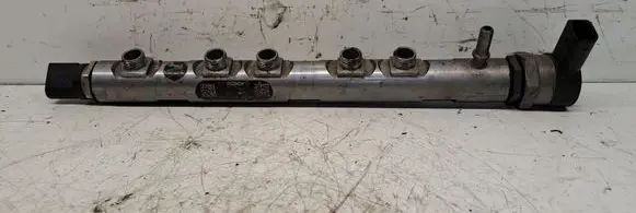 BMW 3 E90 E91 Fuel injector supply line/pipe 