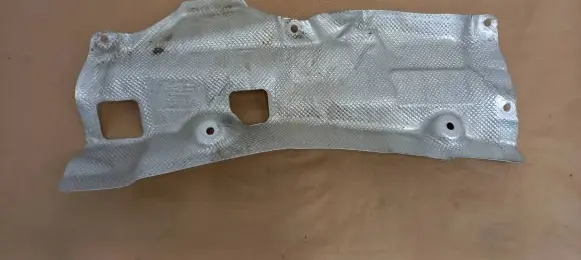 Porsche Cayenne (9Y0 9Y3) Heat shield in engine bay 4M0825662