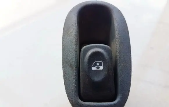 Renault Scenic I Front door window switch trim 838099G