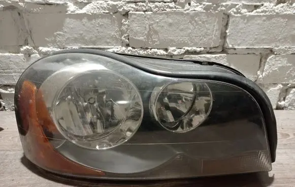 Volvo XC90 Headlight/headlamp 30744008 89900295