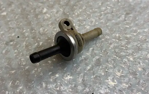 BMW 5 E39 Fuel return line/hose 