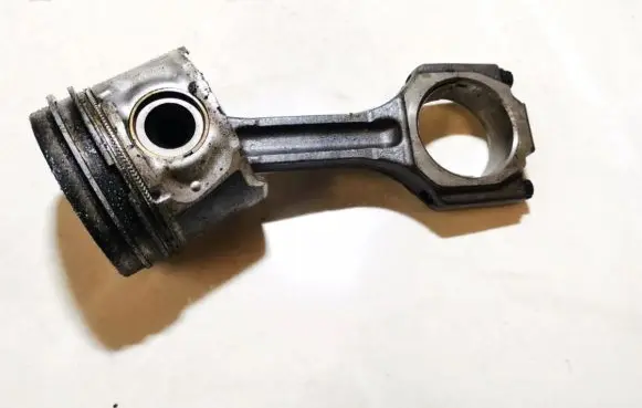 Chevrolet Captiva Piston with connecting rod