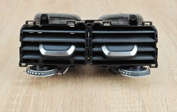 BMW 8 G16 Rear air vent grill 9396485