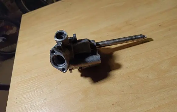 Volkswagen Golf III Oil pump 026115153A