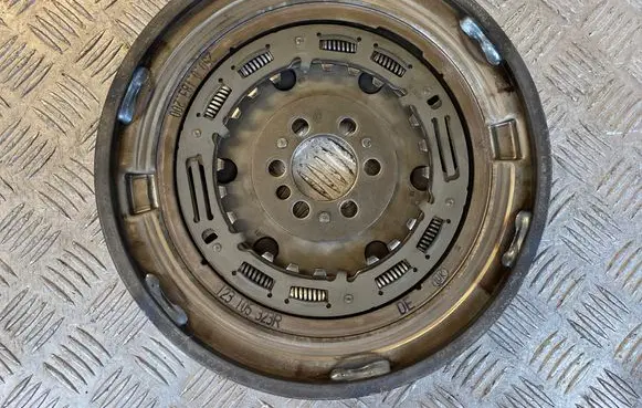 Renault Clio IV Flywheel 123105323R 2500183200