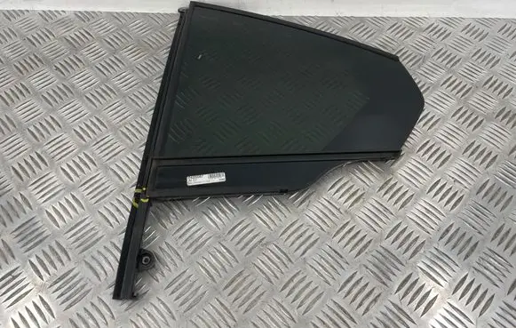 BMW 3 G20 G21 Rear vent window glass 7425087 10702010