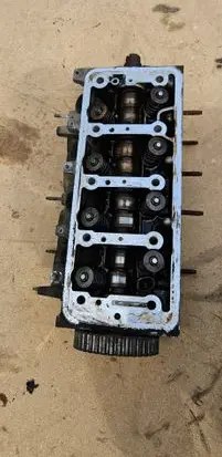 Peugeot 206 Engine head 9634005010