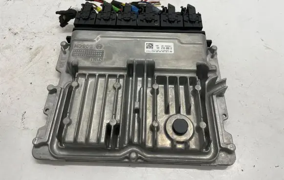 BMW 1 F40 Engine control unit/module 9888812 0281036949
