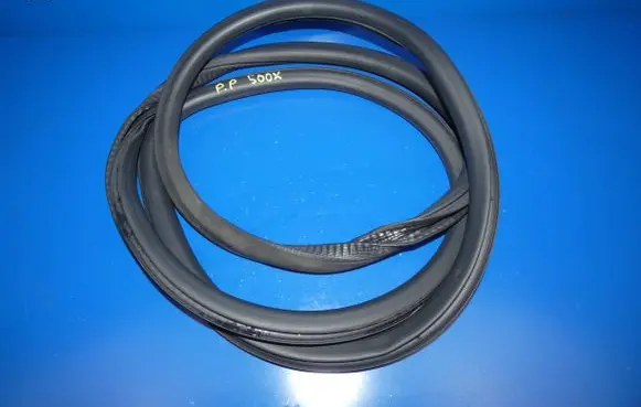 Fiat 500X Front door rubber seal 