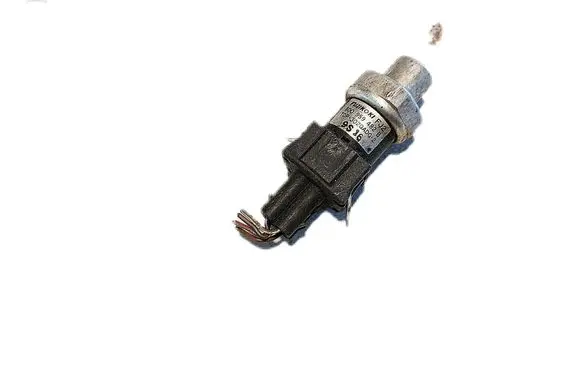 Volkswagen Golf V Air conditioning (A/C) pressure sensor 8D0959482B