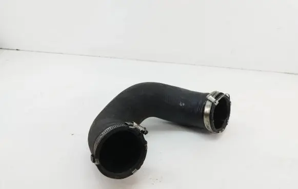 Audi Q7 4L Intercooler hose/pipe 7L6145972E
