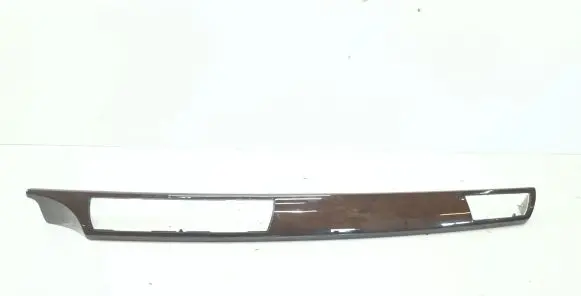 Dashboard glove box trim