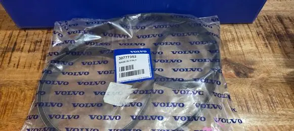 Volvo XC70 Timing belt 30777352