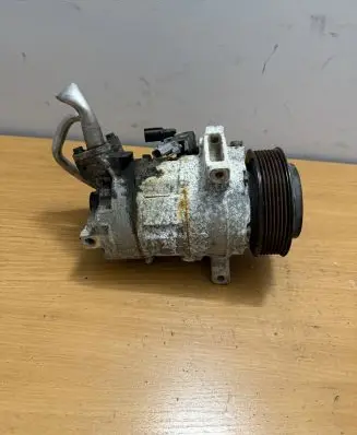 Nissan X-Trail T31 Air conditioning (A/C) compressor (pump) 926004EB0A
