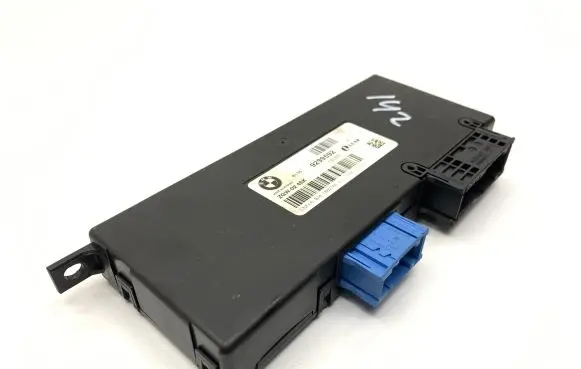 BMW 5 F10 F11 Gateway control module 9299592 61359299592