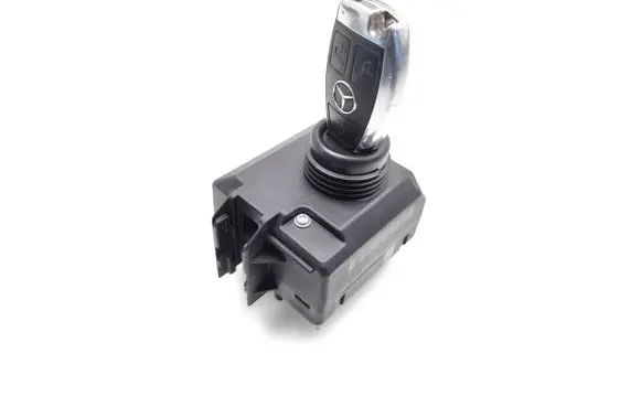 Mercedes-Benz C W204 Ignition lock A2075450108
