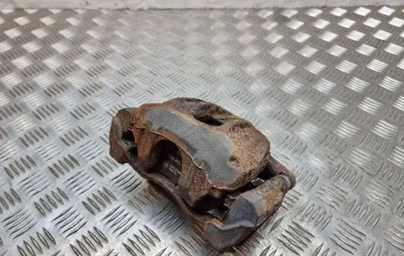 Toyota Corolla Verso E121 Front brake caliper 