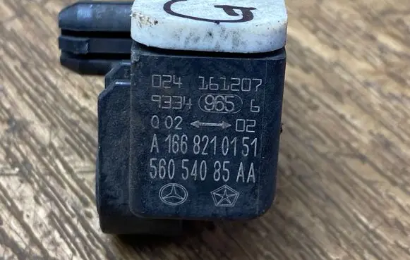 Mercedes-Benz GLE (W166 - C292) Airbag deployment crash/impact sensor A1668210151 56054085AA 161207
