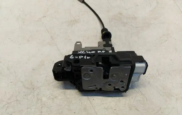 Volvo XC40 Front door lock 31462456