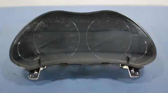 Toyota Avensis Verso Speedometer (instrument cluster) 8380005570H