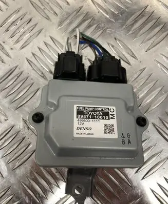 Toyota Yaris XP210 Fuel pump relay 89571-10010