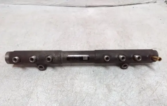 Volvo V70 Fuel main line pipe 032699 0445215023