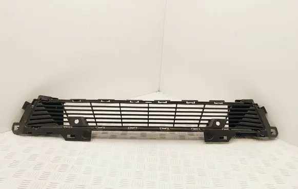 Renault Scenic E-Tech V Front bumper lower grill 622545194R