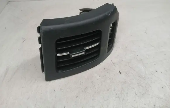 Toyota Prius (XW30) Dashboard side air vent grill/cover trim 5565047070 5566047040 5568647010