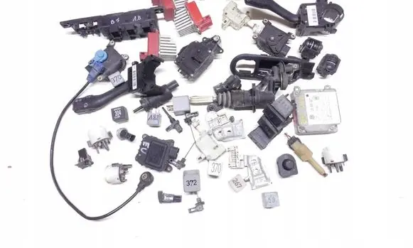 Volkswagen PASSAT B5 Engine ECU kit and lock set 