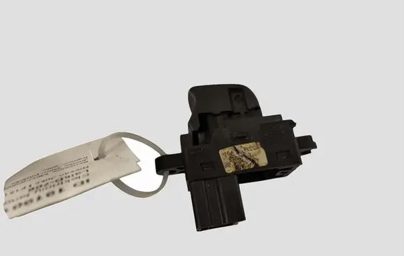 Nissan Juke I F15 Electric window control switch