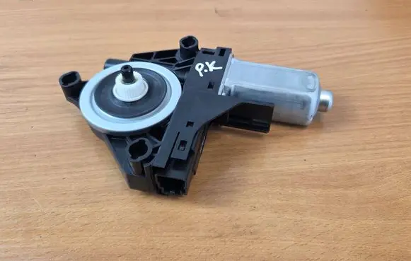 Volvo XC60 Front door window regulator motor 966268103 160324