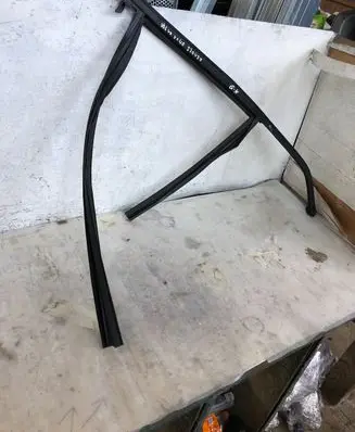 Volvo XC40 Rubber seal rear door window/glass 